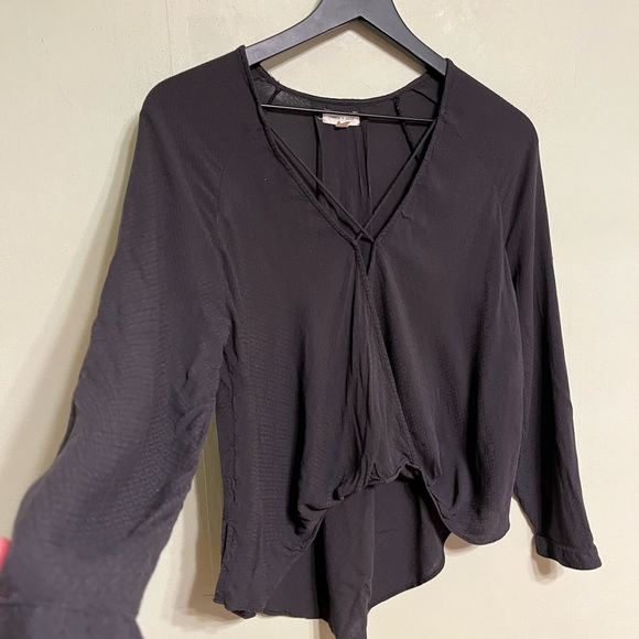 Silence and Noise faux cross cross wrap lightweight shirt - Picture 11 of 11